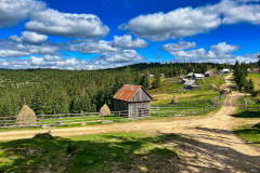 transylvanian-mountain-village